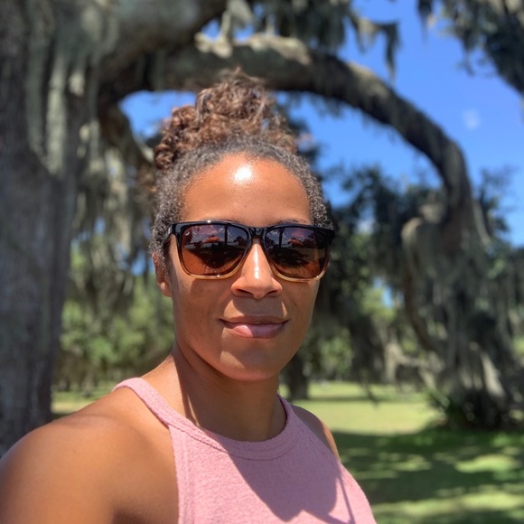 Meet your Posher, Chloe - Picture 1 of 2